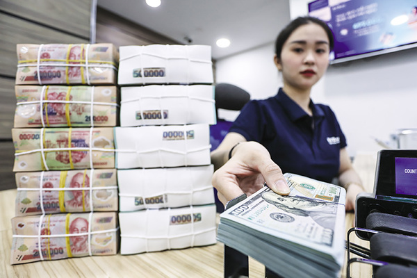 Trái phiếu chưa ấm lại, bất động sản vẫn trông vào vốn tín dụng